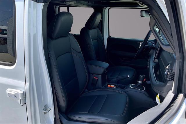 new 2025 Jeep Gladiator car, priced at $51,377