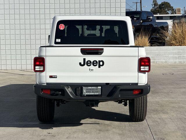 new 2025 Jeep Gladiator car, priced at $51,670