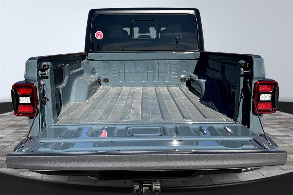 new 2025 Jeep Gladiator car, priced at $55,500