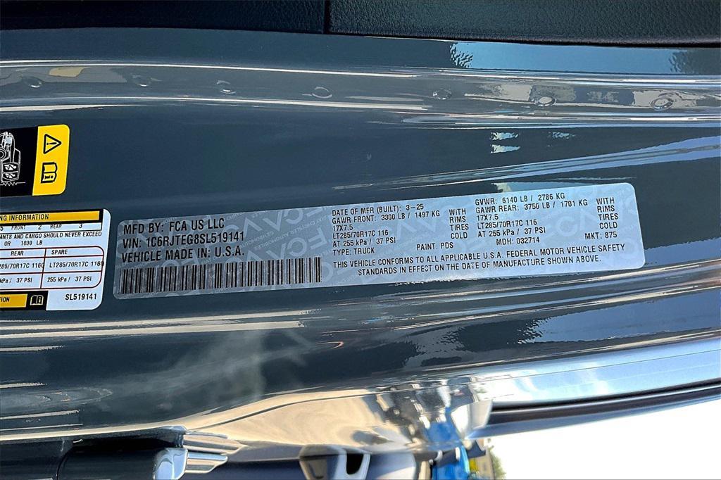 new 2025 Jeep Gladiator car, priced at $55,500