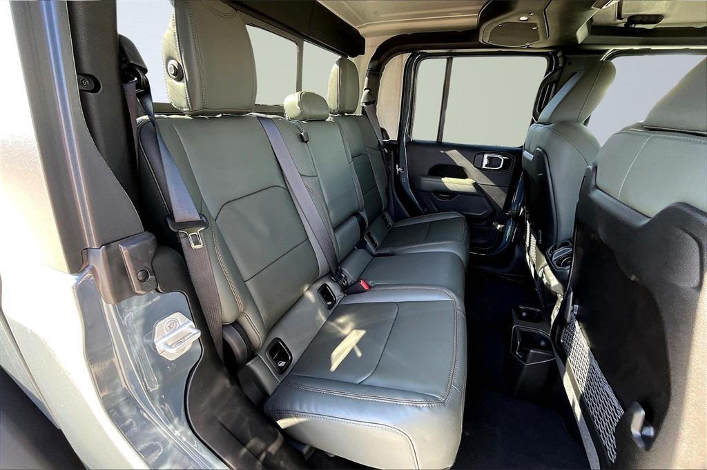 new 2025 Jeep Gladiator car, priced at $55,500