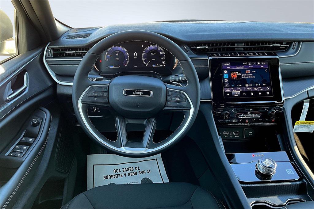 new 2025 Jeep Grand Cherokee car, priced at $38,250