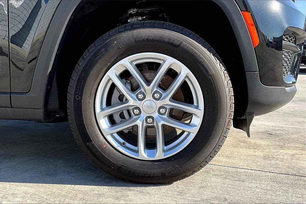 new 2025 Jeep Grand Cherokee car, priced at $38,250