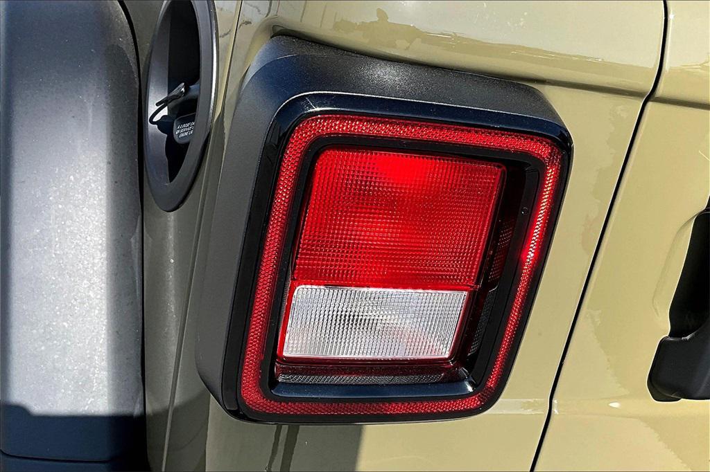 new 2025 Jeep Wrangler car, priced at $51,586