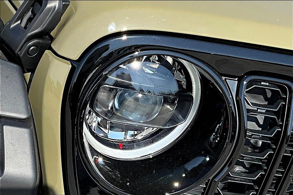 new 2025 Jeep Wrangler car, priced at $51,586