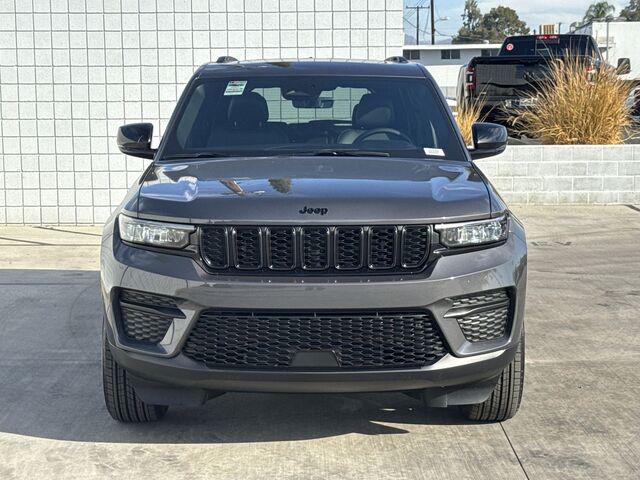 new 2025 Jeep Grand Cherokee car, priced at $42,599