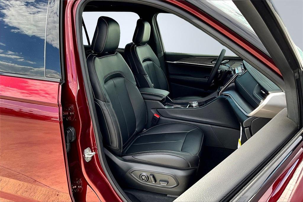 new 2025 Jeep Grand Cherokee L car, priced at $54,500