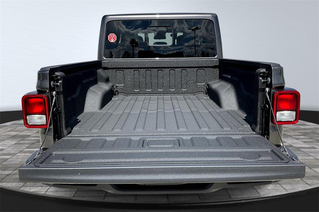 new 2025 Jeep Gladiator car, priced at $49,064