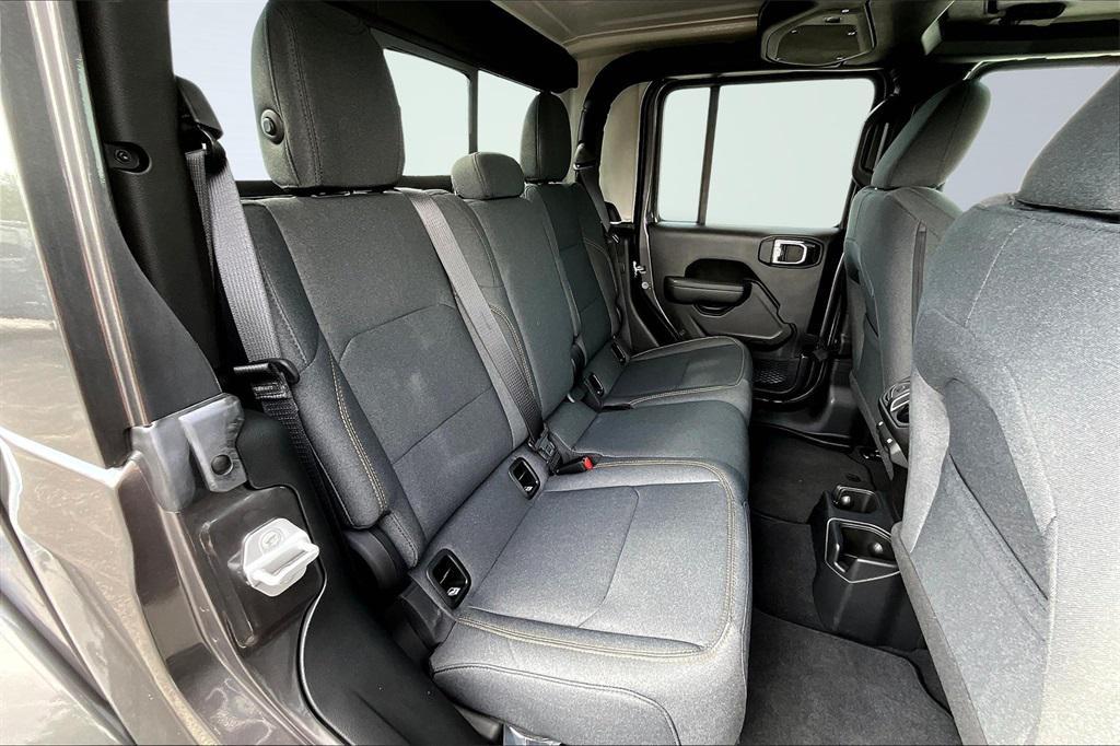 new 2025 Jeep Gladiator car, priced at $42,250