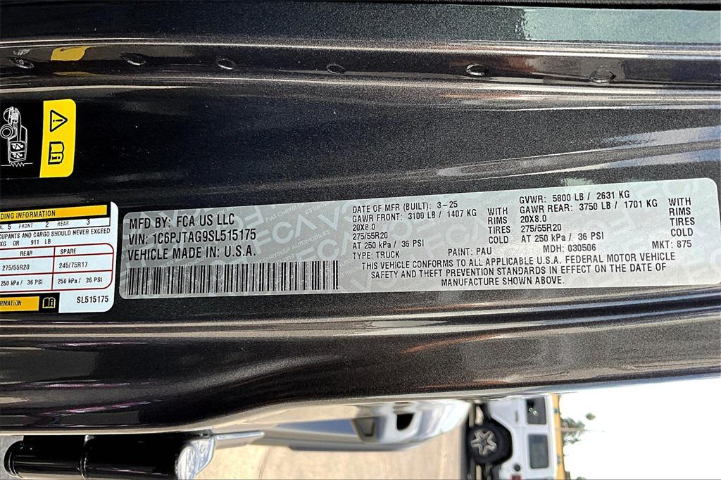 new 2025 Jeep Gladiator car, priced at $42,250