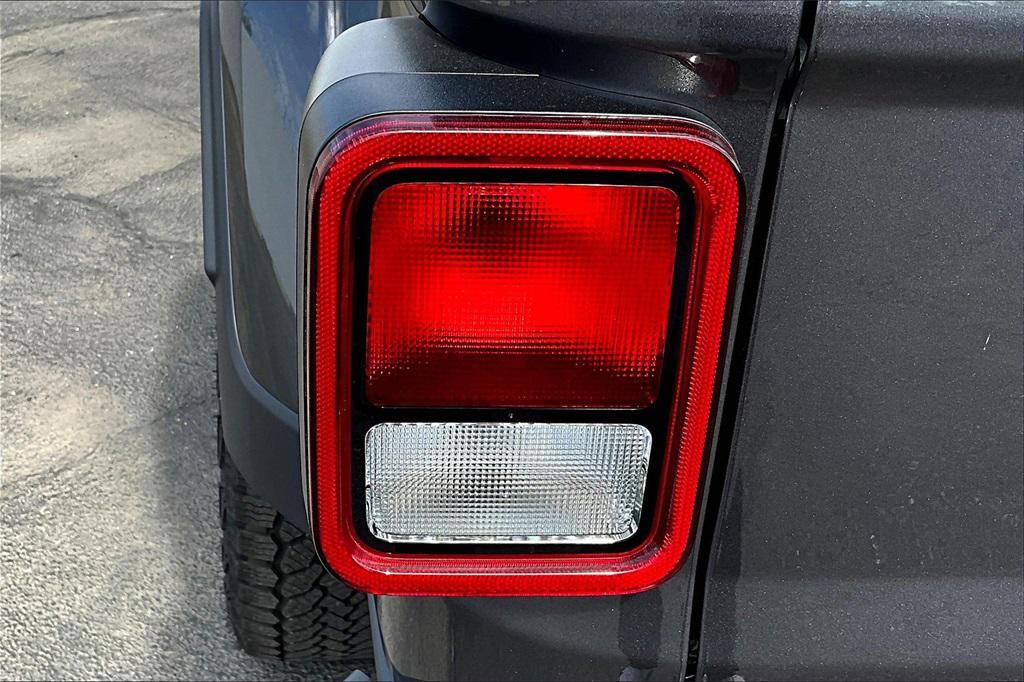 new 2025 Jeep Gladiator car, priced at $42,250