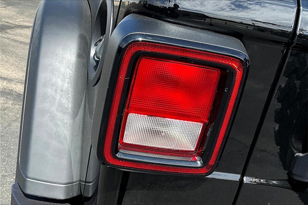 new 2025 Jeep Wrangler car, priced at $51,586