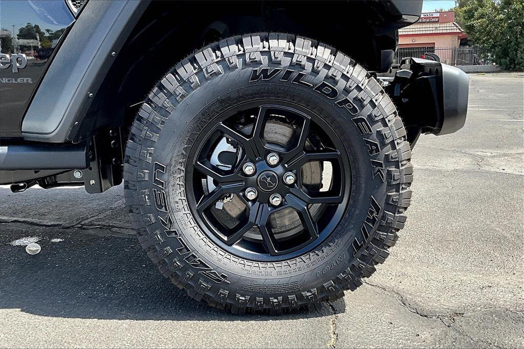 new 2025 Jeep Wrangler car, priced at $51,586