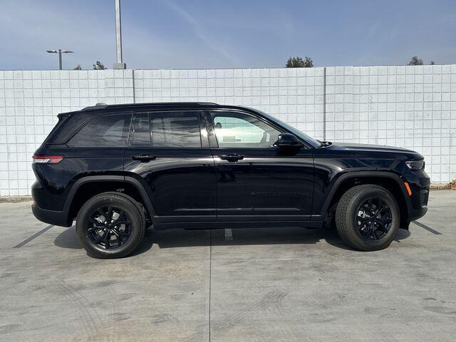 new 2025 Jeep Grand Cherokee car, priced at $43,030