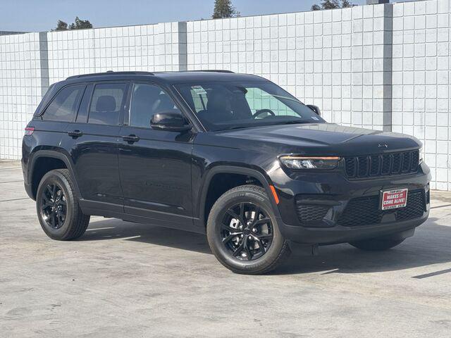 new 2025 Jeep Grand Cherokee car, priced at $43,030