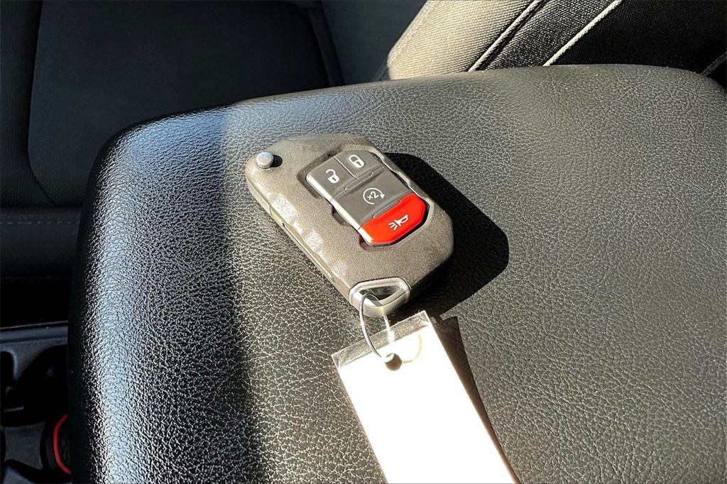 used 2021 Jeep Gladiator car, priced at $32,000