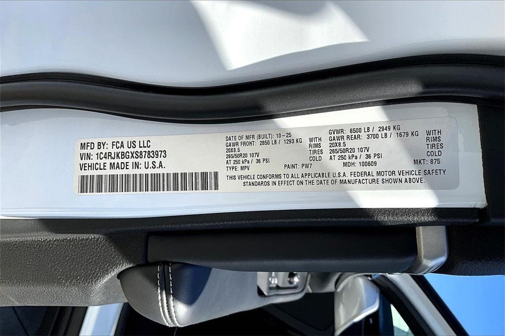 new 2025 Jeep Grand Cherokee L car, priced at $54,000