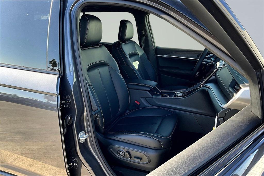 new 2025 Jeep Grand Cherokee L car, priced at $54,500