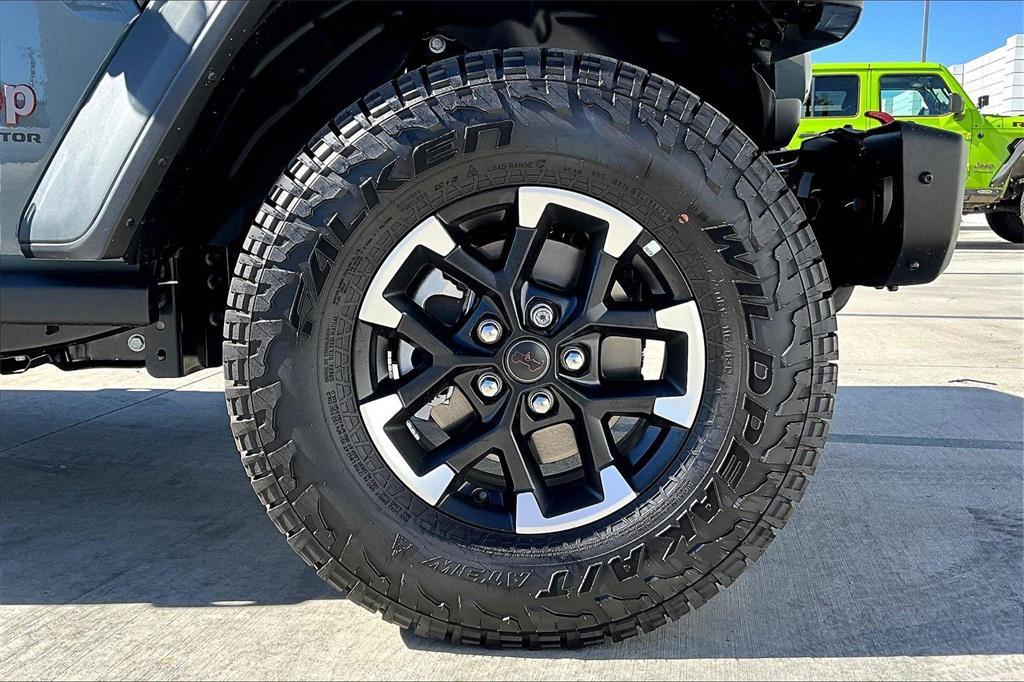 new 2025 Jeep Gladiator car, priced at $58,500