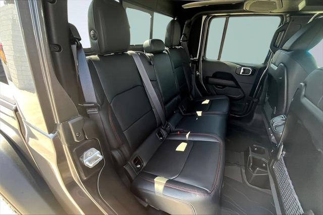 new 2025 Jeep Gladiator car, priced at $60,125