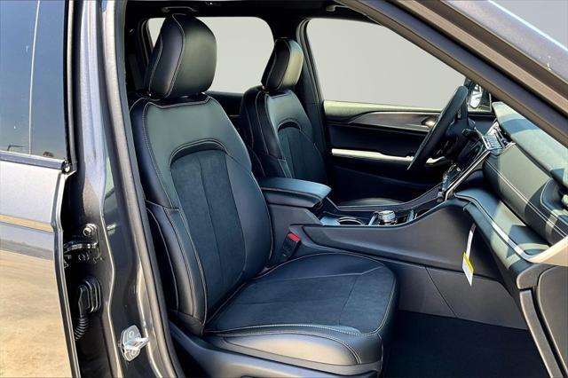 new 2025 Jeep Grand Cherokee car, priced at $44,189