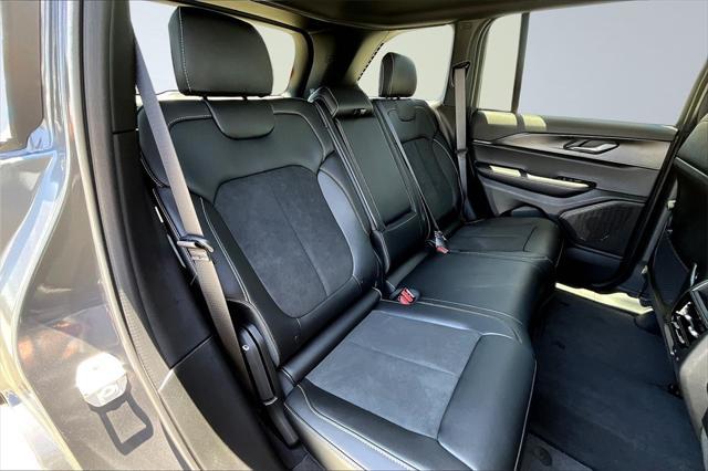 new 2025 Jeep Grand Cherokee car, priced at $44,189