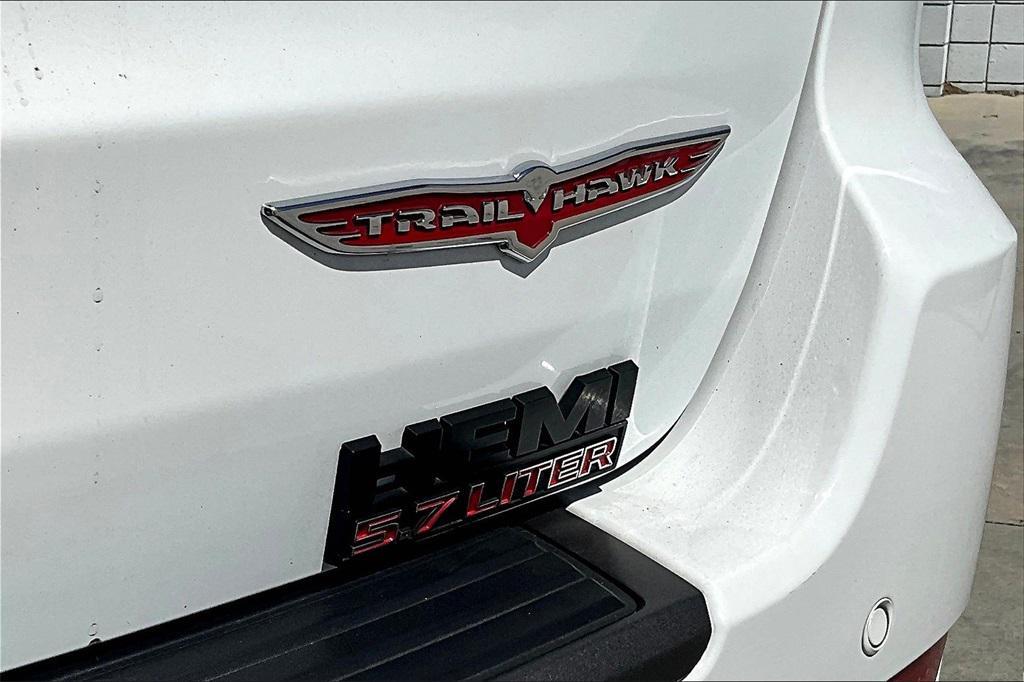 used 2021 Jeep Grand Cherokee car, priced at $32,000