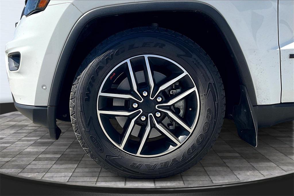 used 2021 Jeep Grand Cherokee car, priced at $32,000