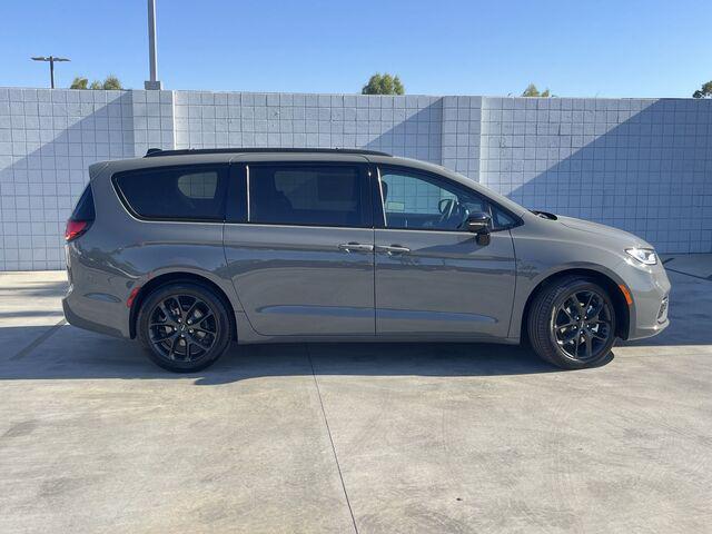 new 2024 Chrysler Pacifica car, priced at $37,616