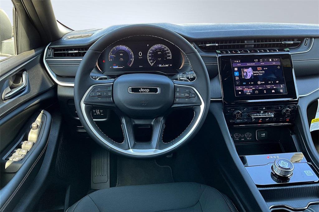 new 2025 Jeep Grand Cherokee car, priced at $38,250