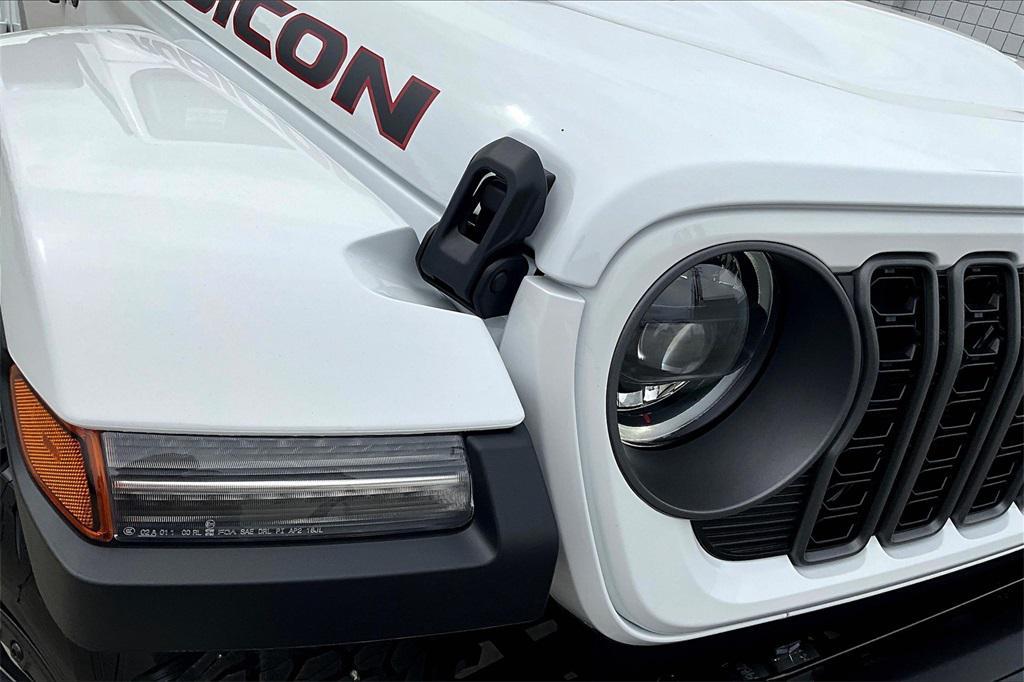 new 2025 Jeep Wrangler car, priced at $73,657