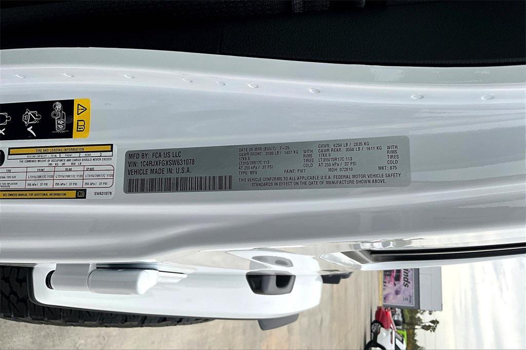 new 2025 Jeep Wrangler car, priced at $73,657