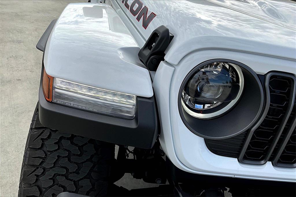 new 2025 Jeep Wrangler car, priced at $68,318