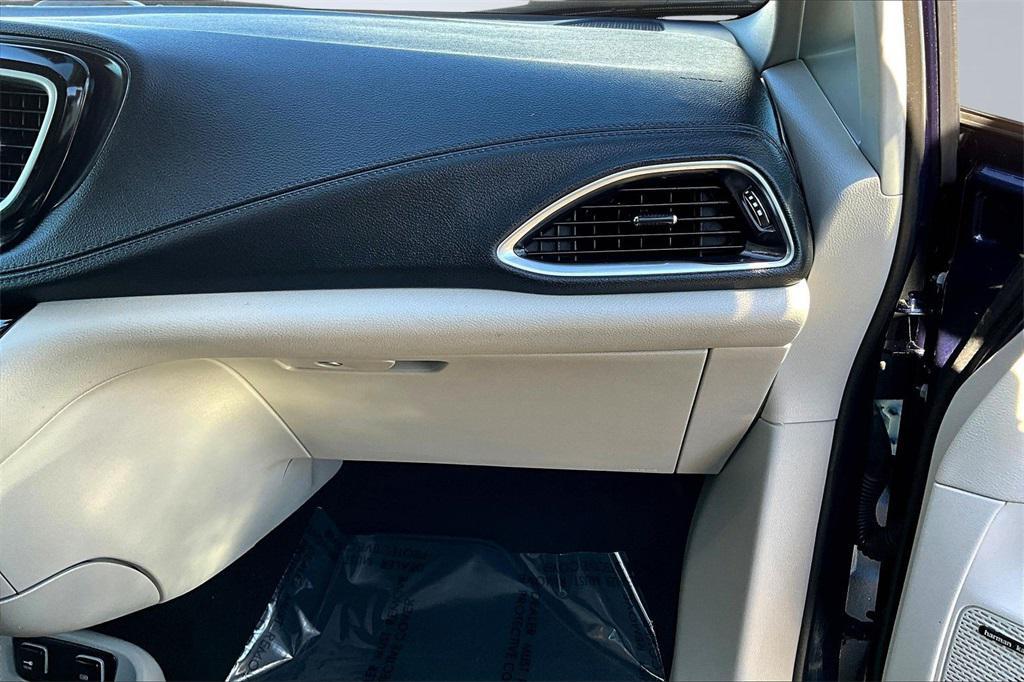 used 2020 Chrysler Pacifica Hybrid car, priced at $21,500