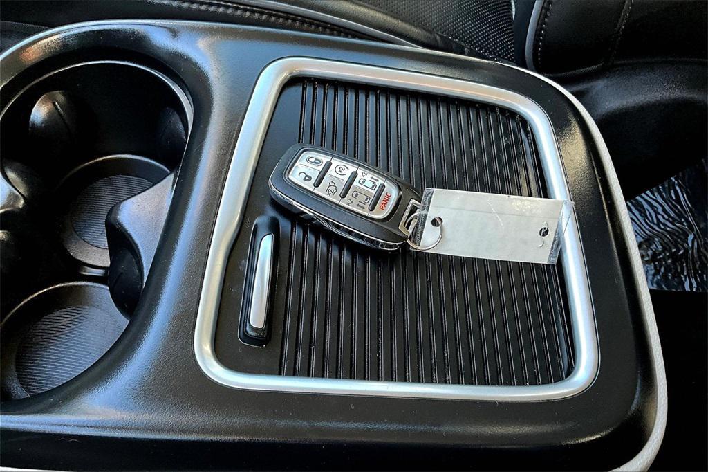 used 2020 Chrysler Pacifica Hybrid car, priced at $21,500