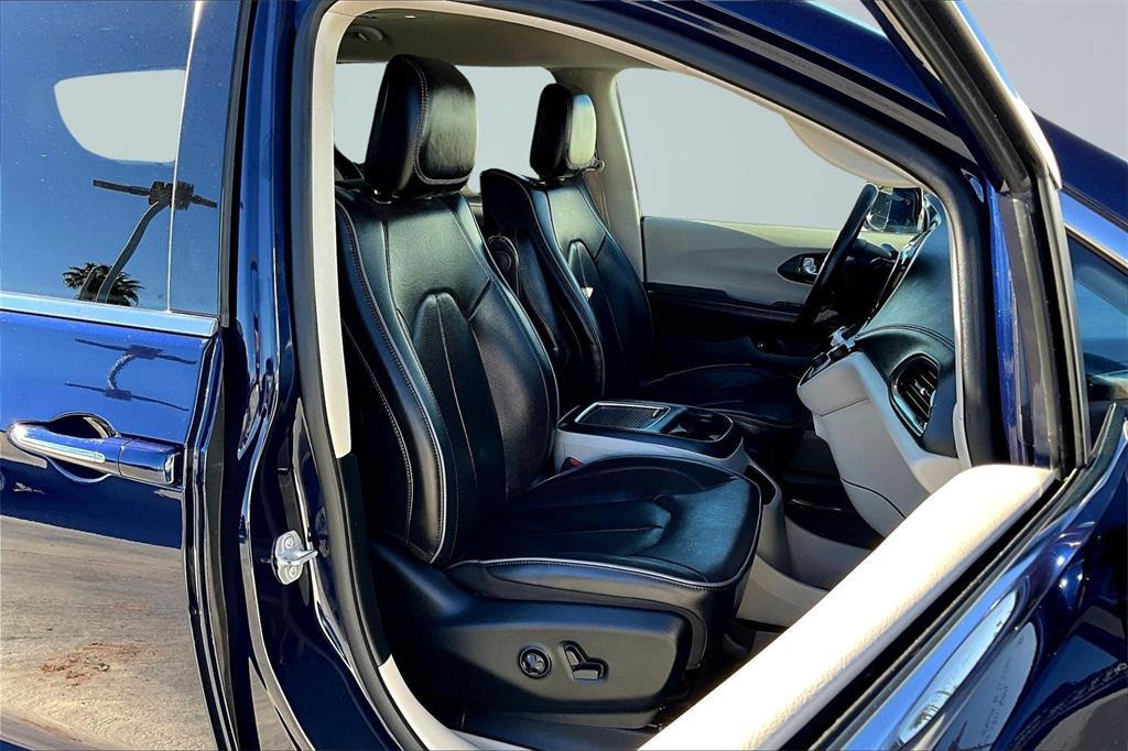 used 2020 Chrysler Pacifica Hybrid car, priced at $21,500