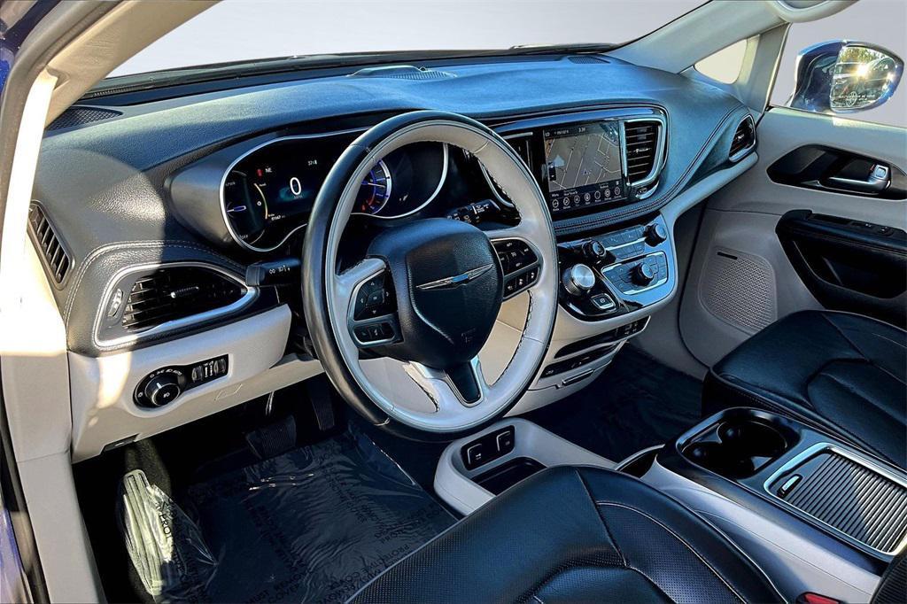 used 2020 Chrysler Pacifica Hybrid car, priced at $21,500