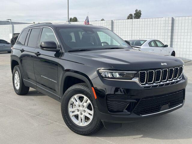 new 2023 Jeep Grand Cherokee car, priced at $33,925