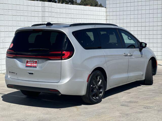 new 2024 Chrysler Pacifica car, priced at $37,346