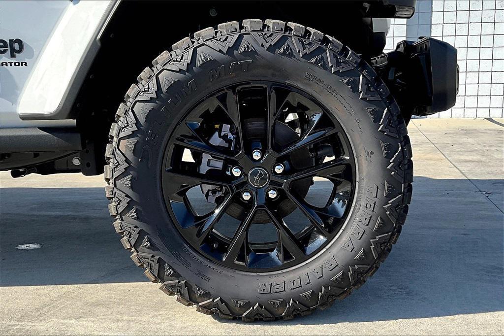 new 2025 Jeep Gladiator car, priced at $45,255