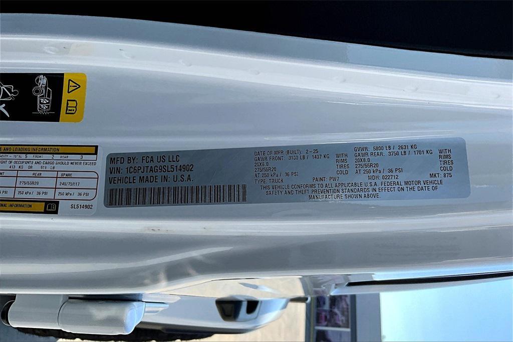 new 2025 Jeep Gladiator car, priced at $45,255