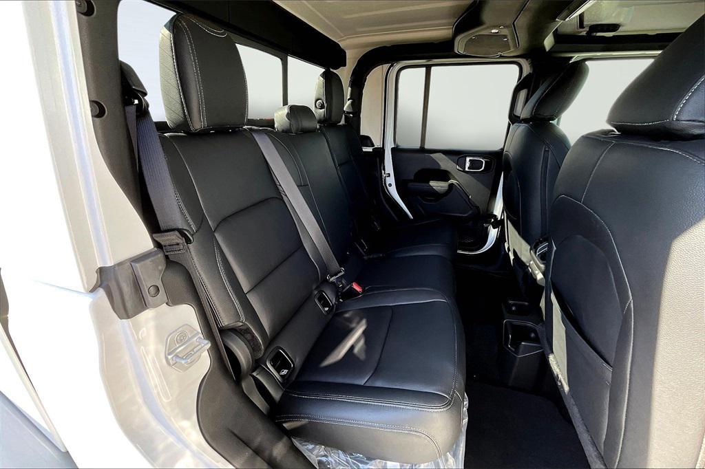 new 2025 Jeep Gladiator car, priced at $45,255