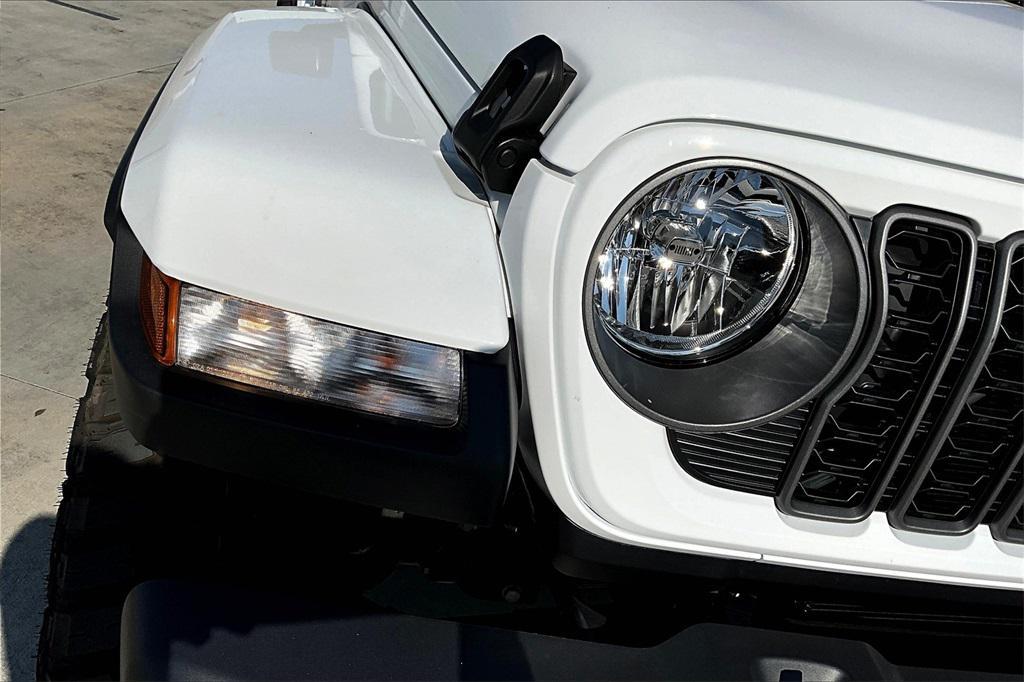 new 2025 Jeep Gladiator car, priced at $45,255