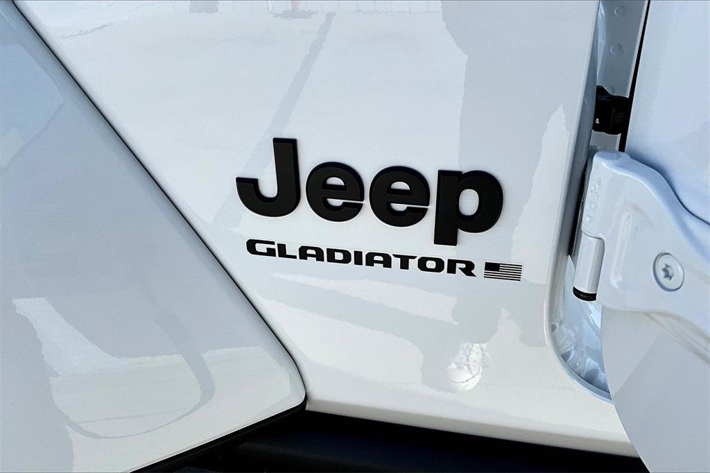 new 2025 Jeep Gladiator car, priced at $45,255