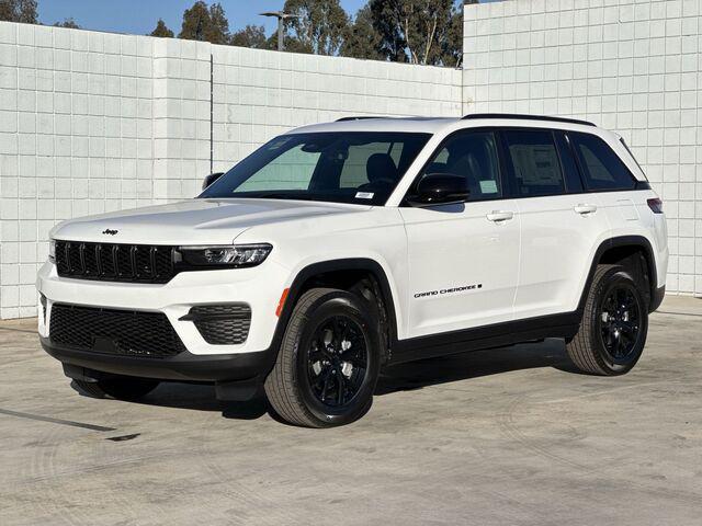 new 2025 Jeep Grand Cherokee car, priced at $43,930