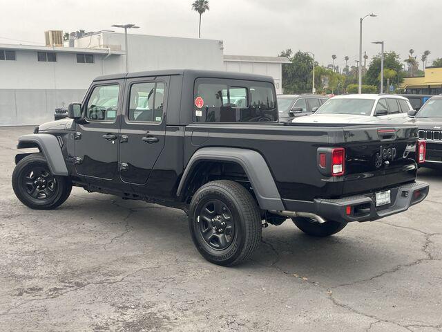 new 2024 Jeep Gladiator car, priced at $33,905