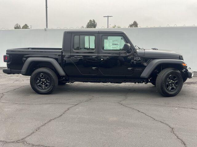 new 2024 Jeep Gladiator car, priced at $33,905