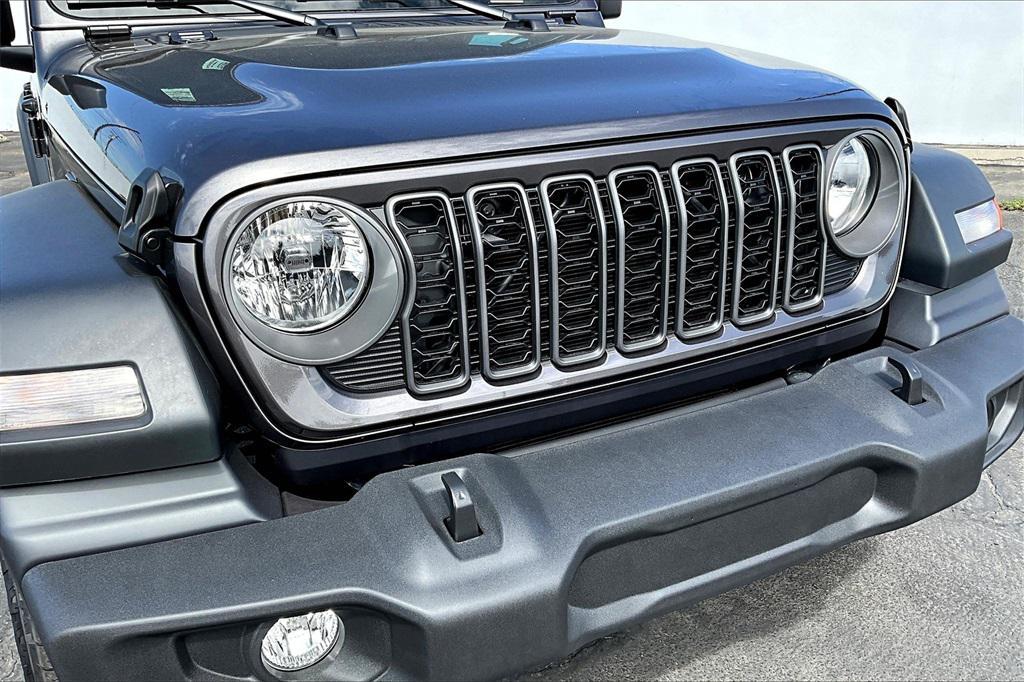 new 2025 Jeep Wrangler car, priced at $48,005
