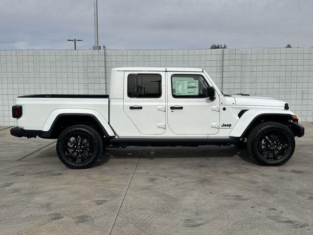 new 2025 Jeep Gladiator car, priced at $43,140