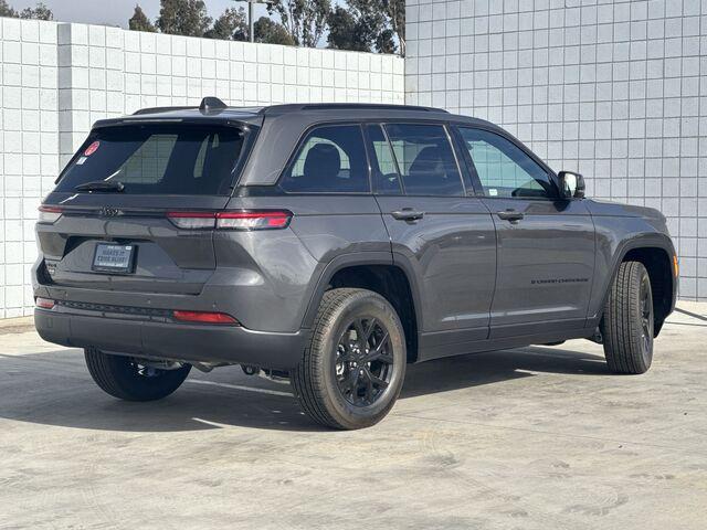 new 2025 Jeep Grand Cherokee car, priced at $43,030